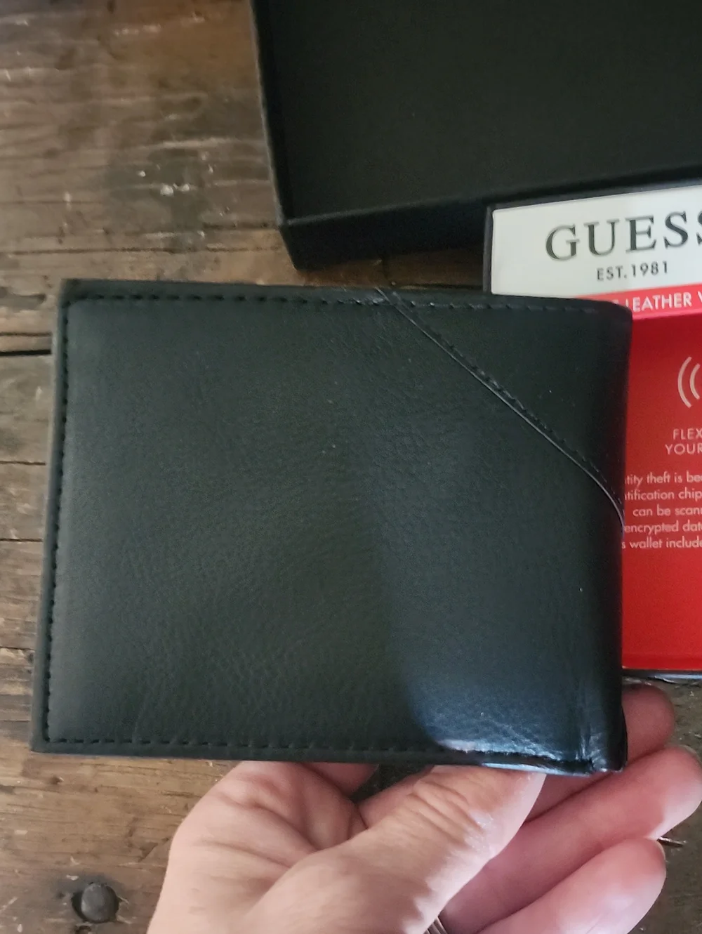 NIB Men's Guess Black Genuine Leather Bifold Wallet RFID Protection